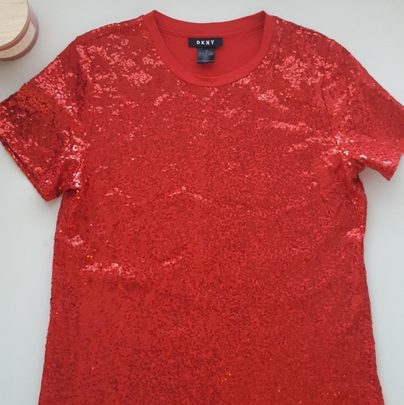 DKNY large red sequin stretchy tshirt - Picture 2 of 6